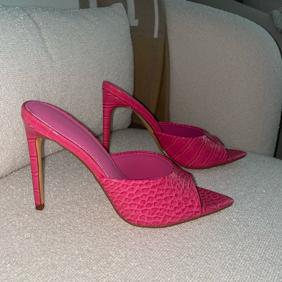 Pink Crocodile Pointed Toe Heels - Picture 1 of 12
